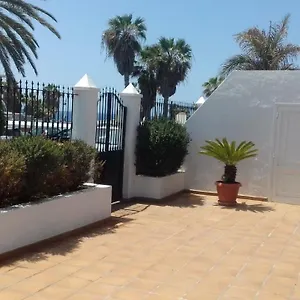 https://casa-tiati-puerto-del-carmen-lanzarote.in-canary-islands.com